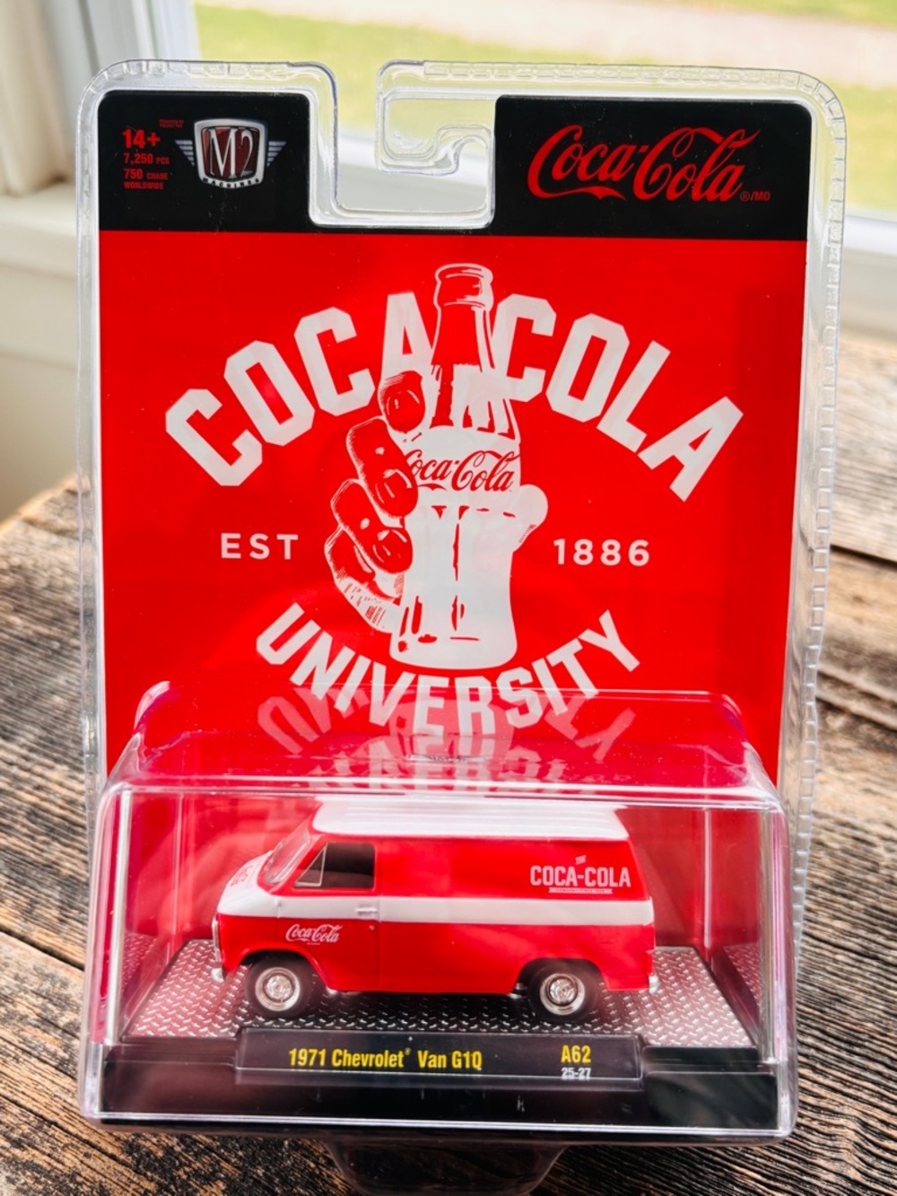 M2 MACHINES COCA COLA University 1971 Chevrolet Van G10 Coca Cola CHASE